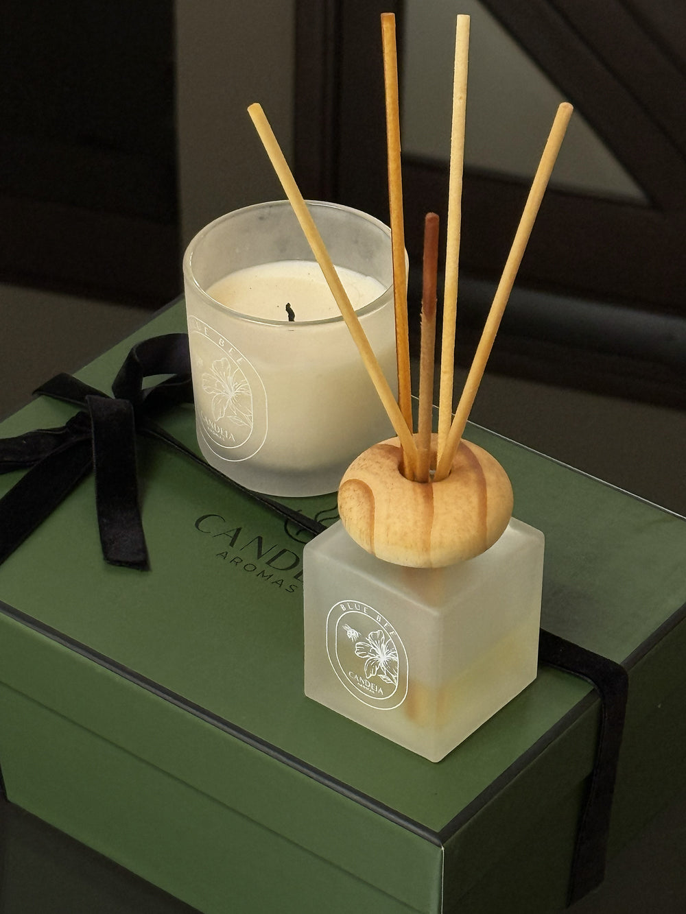 KIT VELA E DIFUSOR PARA AMBIENTES BLUE BEE
